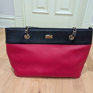 Sophisticated Black and Red Tote with Modern Design,  Genuine Leather